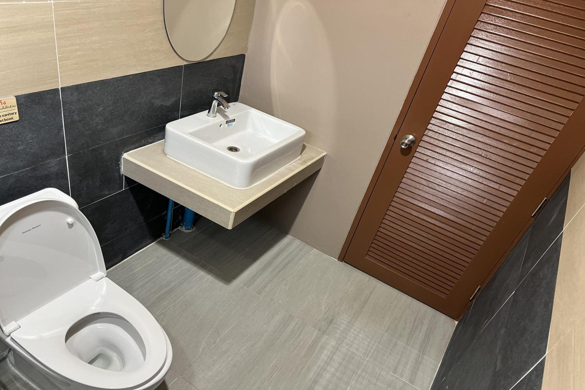 V Tharm Hotel Udon Thani Zewnętrze zdjęcie