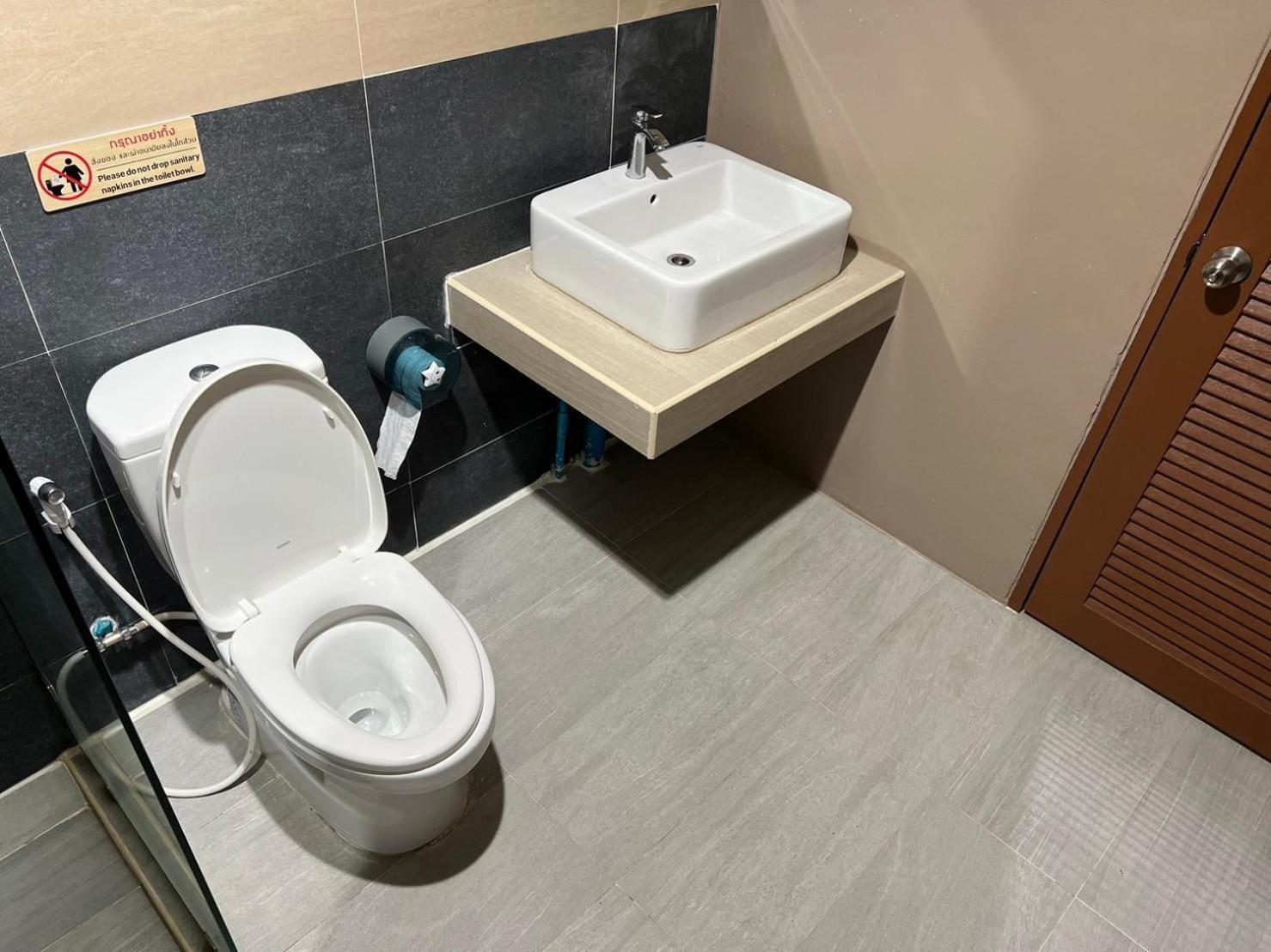 V Tharm Hotel Udon Thani Zewnętrze zdjęcie